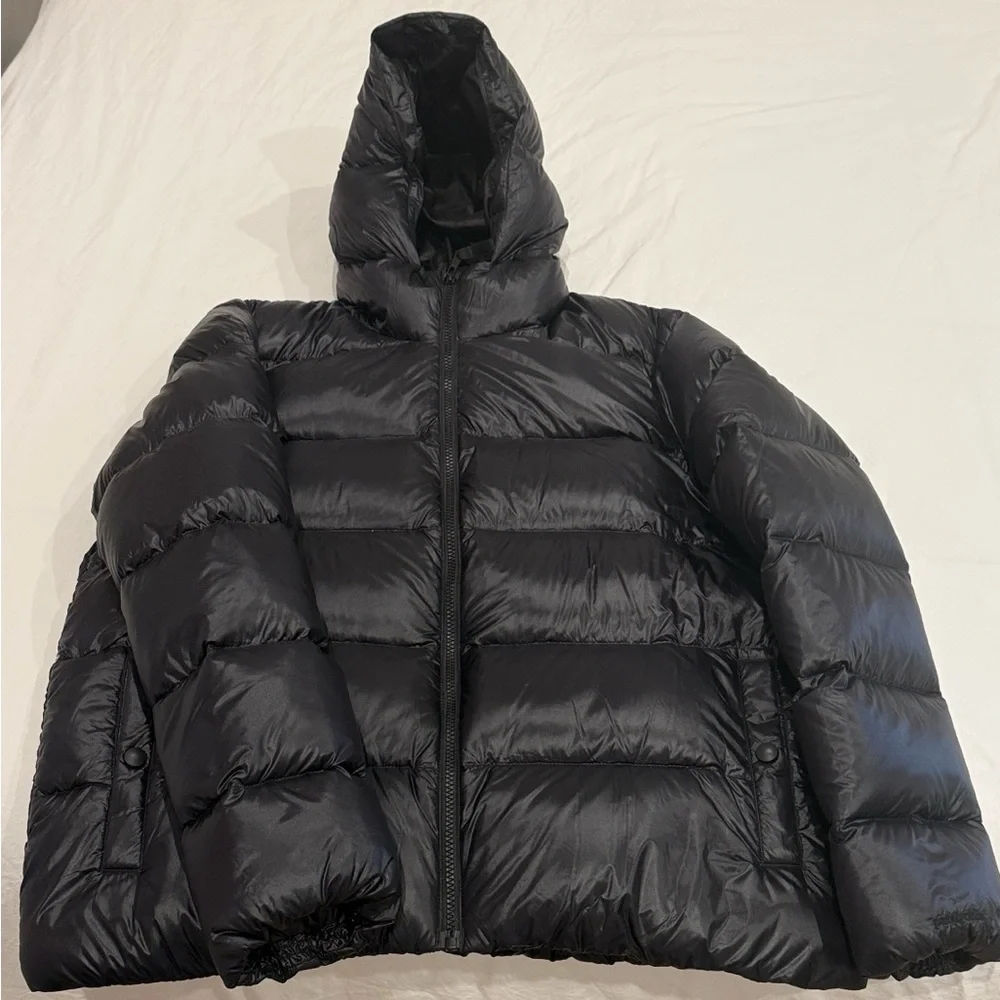 Patagonia Women's Black Puffer Jacket - Picture 4 of 5